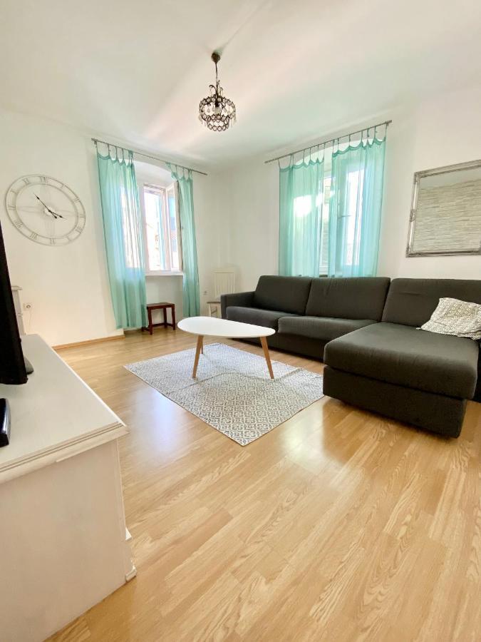 Apartment Evelina Pula Luaran gambar